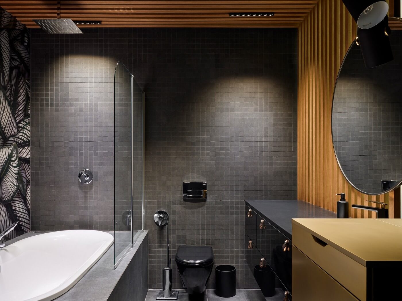 Интерьер ванной комнаты в черных тонах