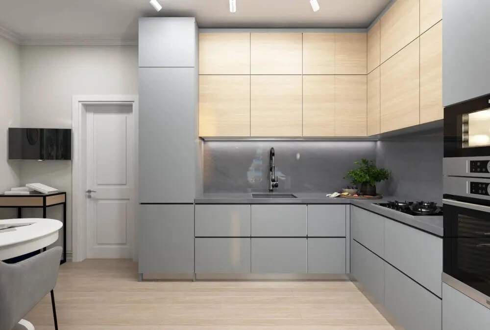 Сочетание серого цвета и светлого дерева в интерьере кухни